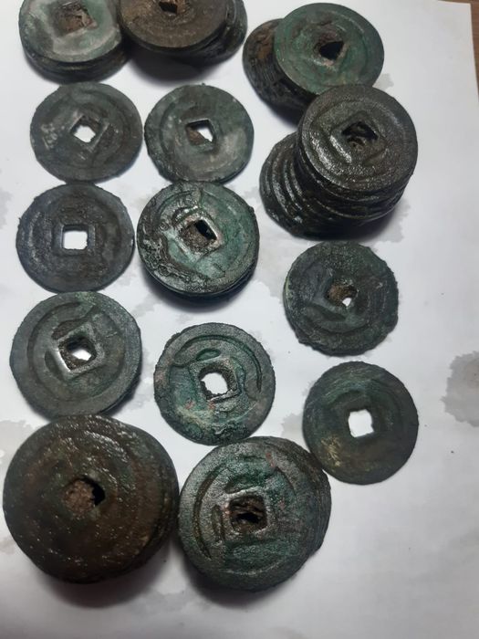 Пакупаю монеты с дырочками