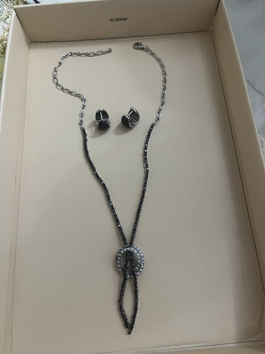 Набор украшений.