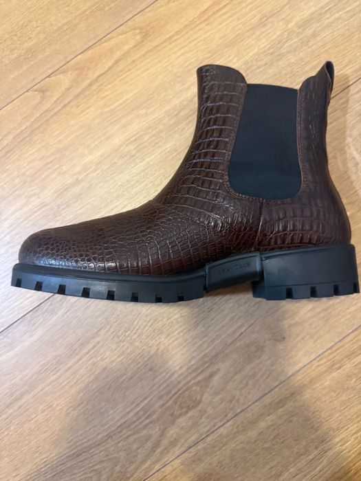 Продам новые ботинки ECCO, 39-40 размер