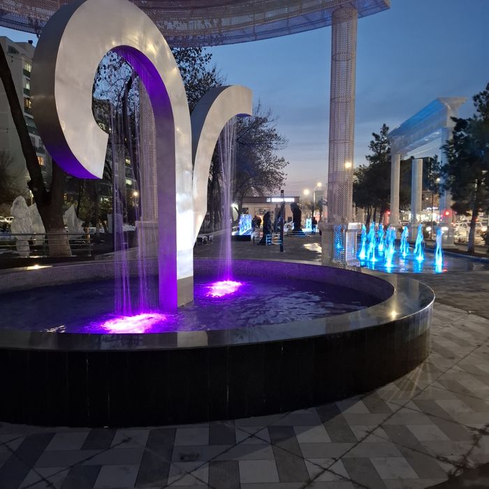 Yuqori  sifatlarda  Basseyn,  Fontan,  Sharshara  quramiza