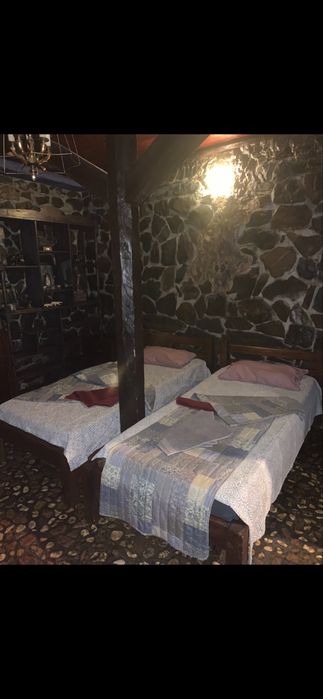 Vand pat uri lemn masiv, noptiere si saltele