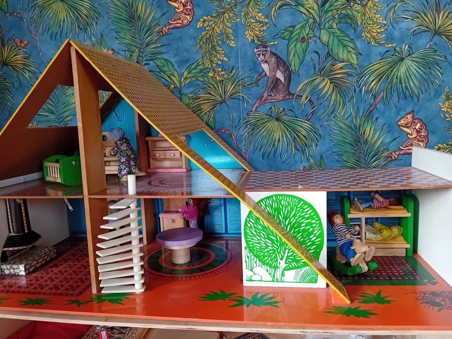 Детска къщичка за кукли. Ретро