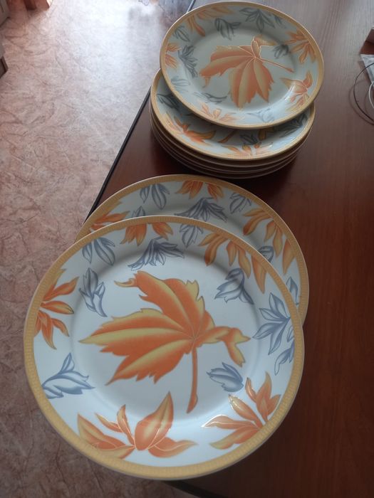 Фужеры и тарелки продам