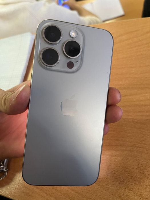 iPhone 15 pro 128 gb