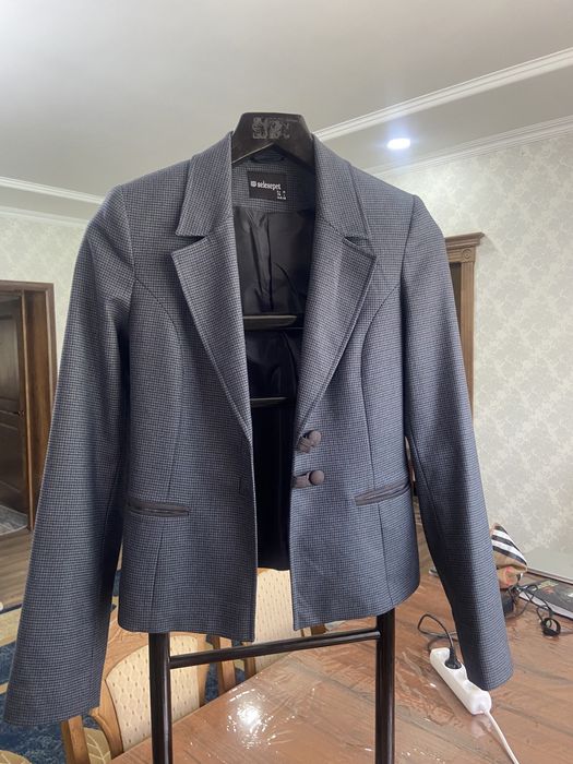 Продается верхняя осенние вещи по 7000 тг