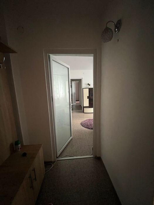 Închiriez apartament 2 camere, zona 9 mai