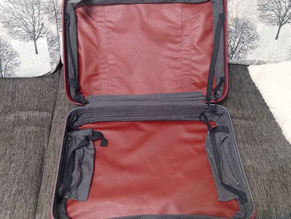 Чемодан б/у 60*40*20