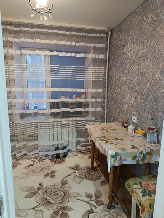 Продам квартиру 4 ех комнатную