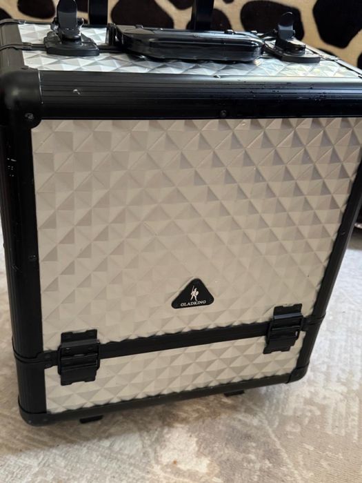 Продам Тату Машинку + блок питания + держатель + чемодан