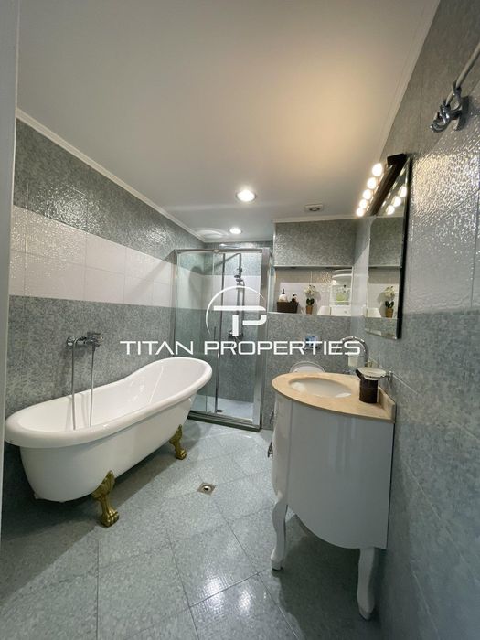 Дава се под наем Тристаен апартамент в Бургас, Център - 125 кв.м за 1020 € - Снимка #5