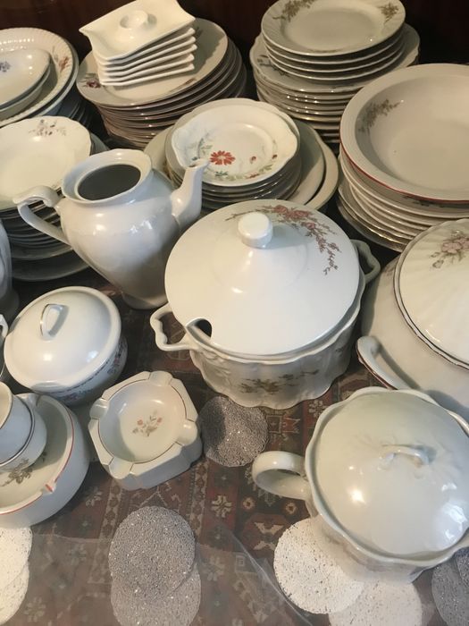 Порцеланови изделия на български и чужди производители от 5 до 205 лв.