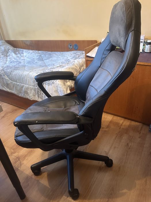 Геймърски стол с кожа алкантара