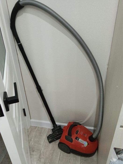 Продам пылесос Артел