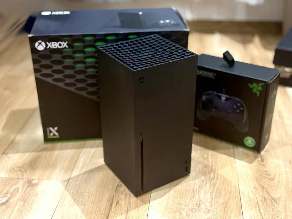 XBOX Series X 1TB + Razer Wolverine V2 Pro Controller