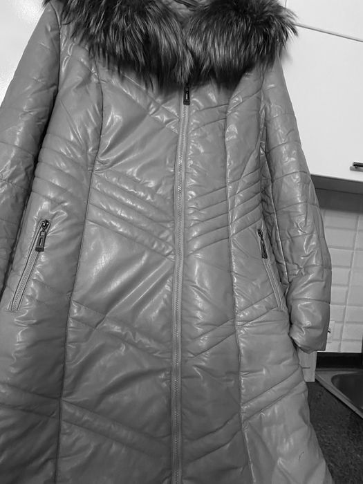 Пуховик зимний с капюшоном