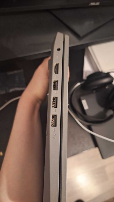 Lenovo IdeaPad S145 – i5 Gen 8 | SSD 256GB | Win 11 Pro