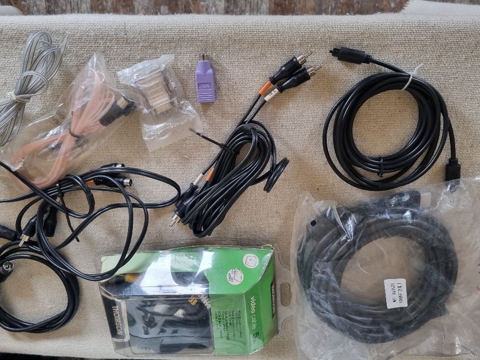 Pachet dif cabluri Audio Video,etc. Perfecta stare.