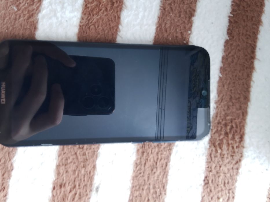 Huawei 2020 года модель вроде y5