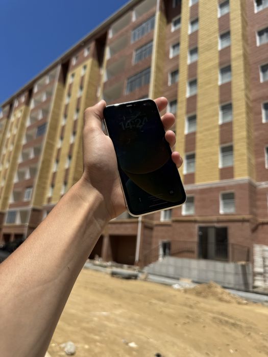 Продам iphone 11 64gb