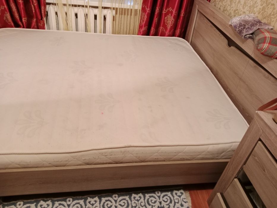 Спальный гарнитур