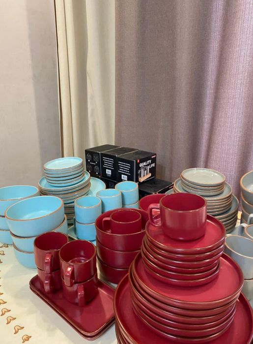 Продам посуду в наборах стол для выноса торта