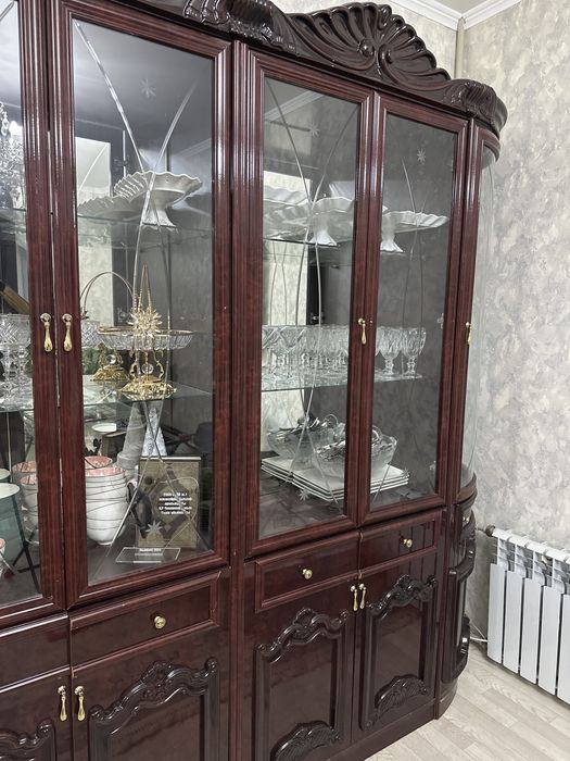 Шкаф-витрина горка
