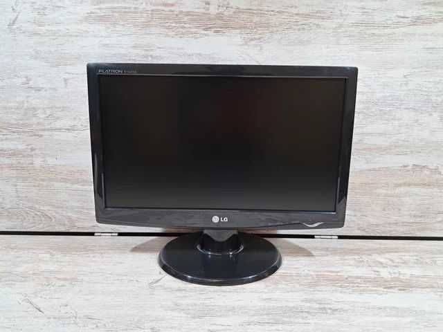 LG Flatron 19" inch wide monitor LCD - ca NOU!
