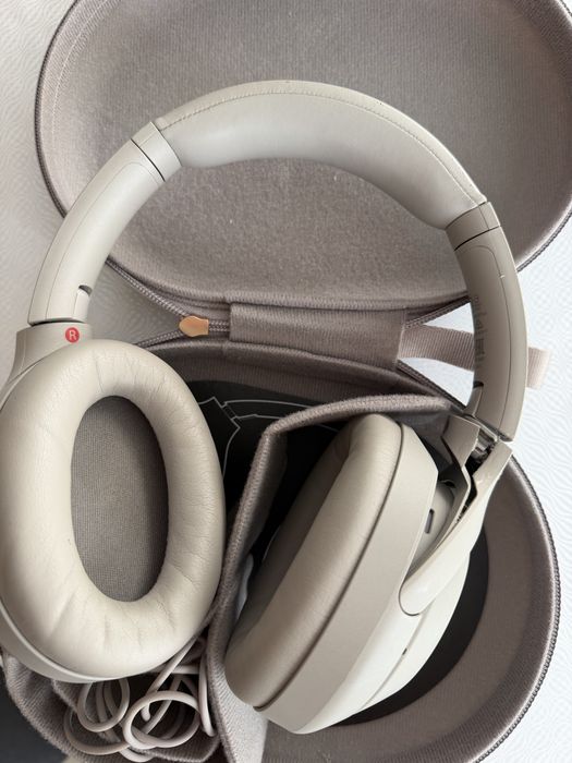 Продам наушник Sony