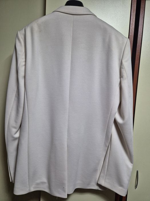 Продавам Сако Теодор