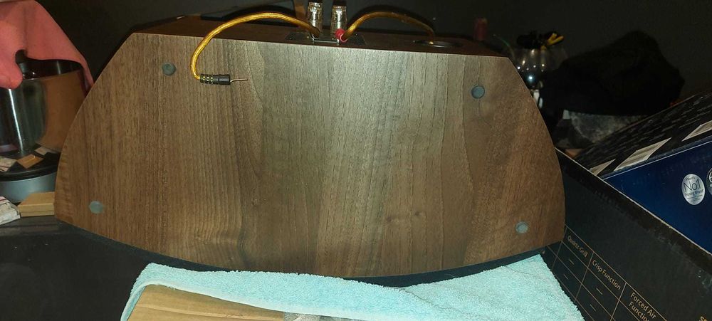 Централна Тон Колона  KEF iQ60C