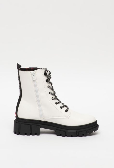 Дамски бели боти s. Oliver