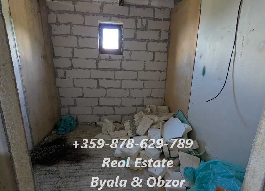 Парцел  в гр.Бяла с разрешение за строеж на къща