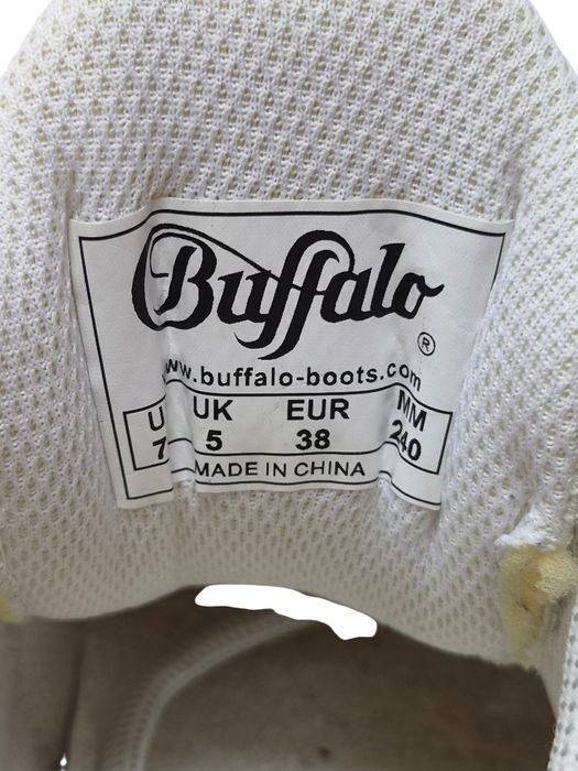 Оригинални дамски маратонки Buffalo London Chai на платформа – Бели 38