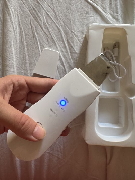 Уред за почистване на лице