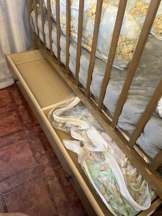 Детская кроватка