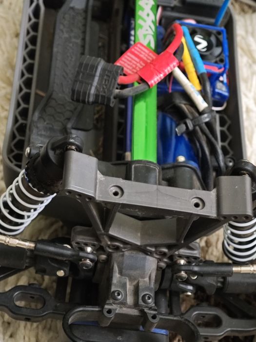 Automodel traxxas 4x4 rustler 3s VXL
