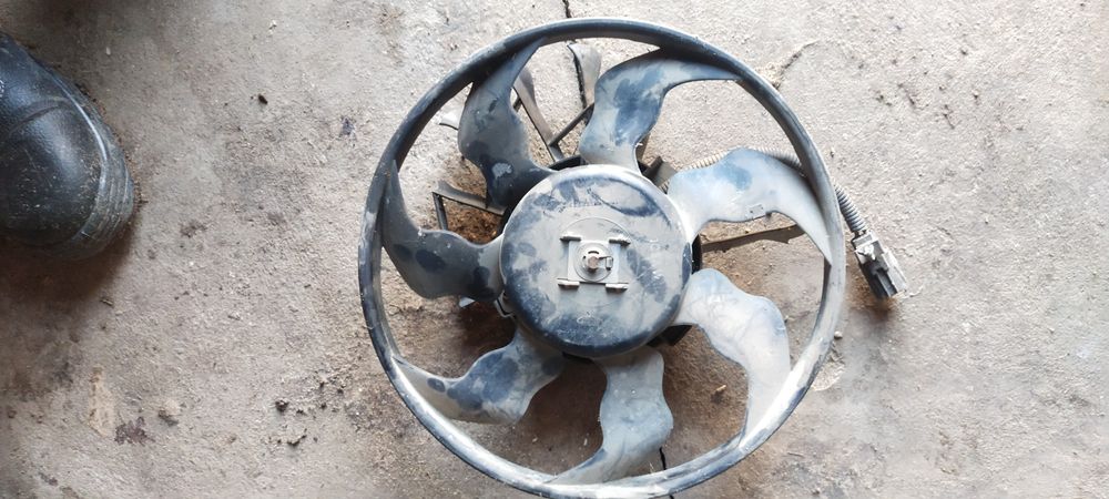 Продам вентелятор на авто машину гранта