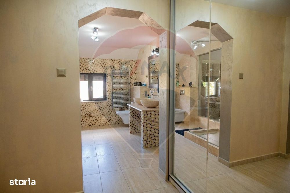 Casă / Vilă cu 5 camere de vânzare