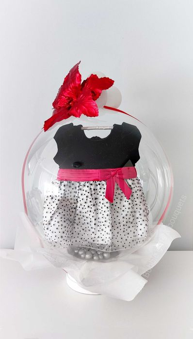 Подаръчна кутия с кристален балон и цветя, бонбони, плюшена играчка