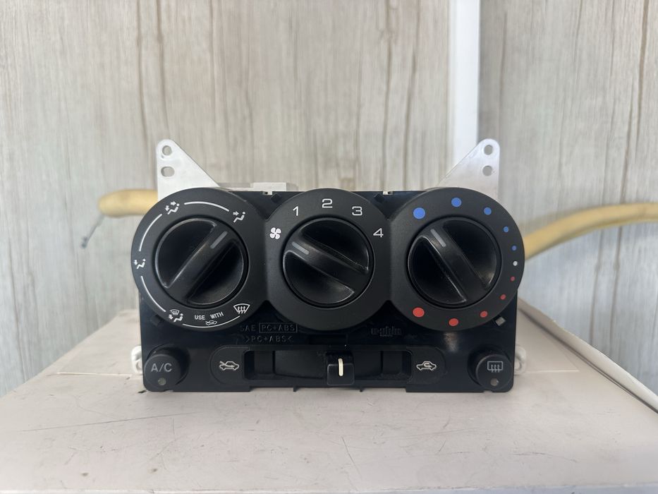 Управление климатик за Сузуки Игнис 2003-2008г.!