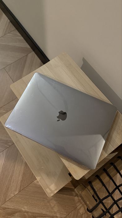 MacBook Pro 13 M2 2022 / 8GB / 256GB / 100% Battery