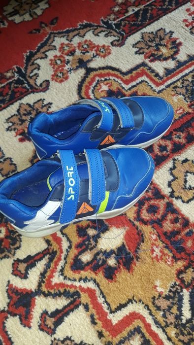 Продам кроссовки на мальчика