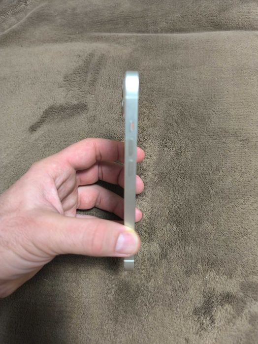 iPhone 13 в отличном состоянии