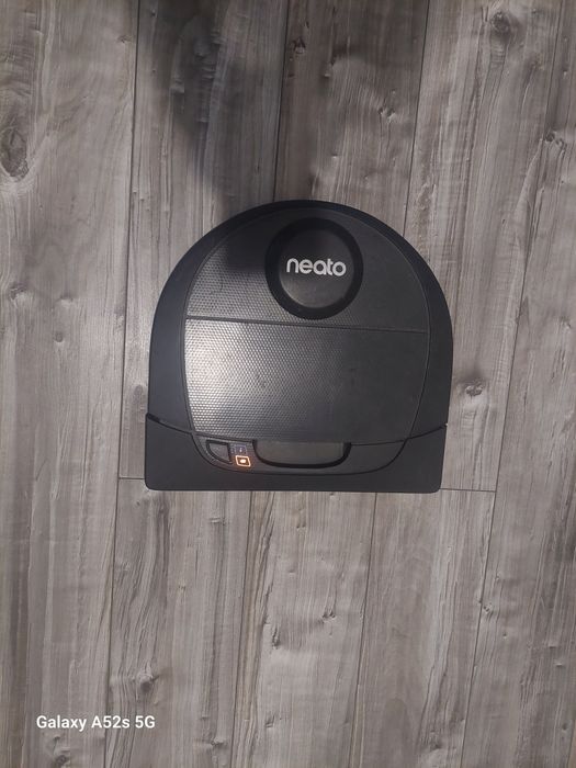 vând aspirator robot neato