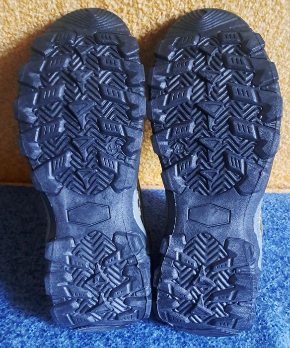 Кроссовки новые, размер 40-41