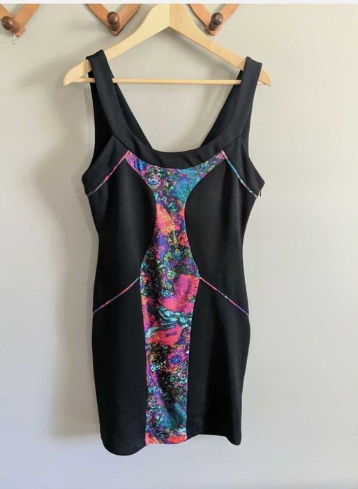 Рокля Kardashian Kollection, L с подарък колие