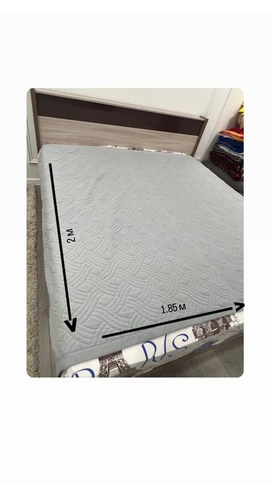 Кровать с двумя тумбочками