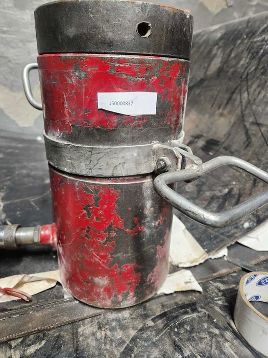 Домкраты б/у   .