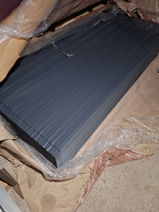 Tabla cutata colorata 
(MARO ;GRI ;ROSU ; VINIE ; ZINCATĂ)
Grosimi 0.2