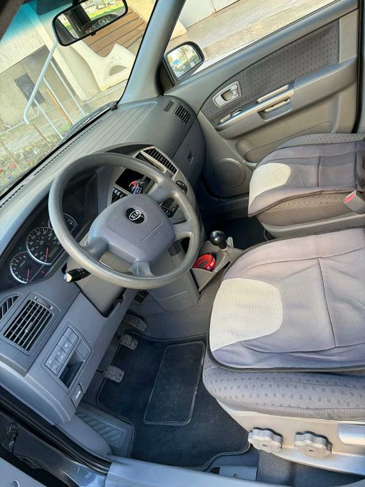 Продавам KIA carens